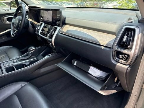 Used 2022 Kia Sorento S w/ Panoramic Sunroof Package AWD/4WD image 27