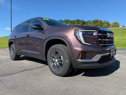 Used 2025 GMC Acadia Elevation image 12