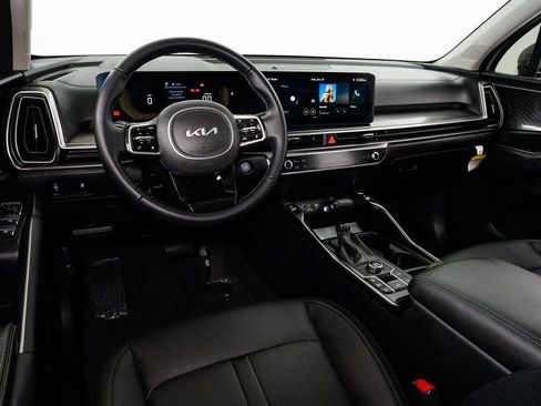 Certified 2025 Kia Sorento S image 6