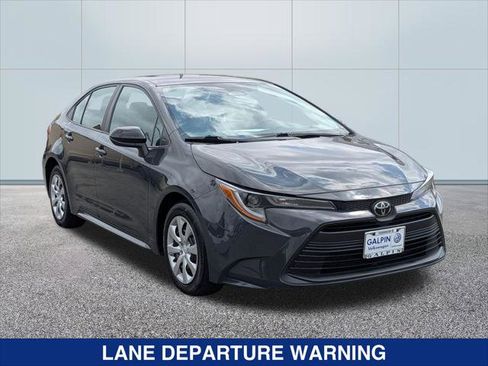 Used 2025 Toyota Corolla LE FWD image 7
