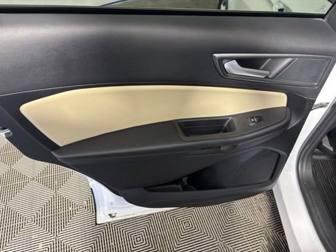 Used 2024 Ford Edge SE AWD/4WD image 13