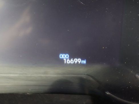 Used 2025 Toyota RAV4 XLE FWD image 33