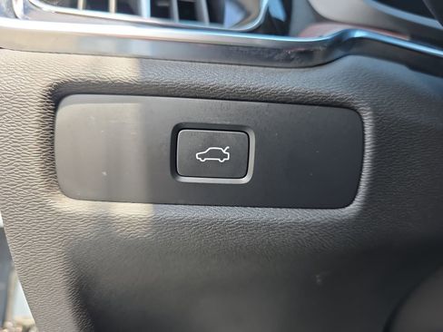 Used 2024 Volvo S60 B5 Plus image 25