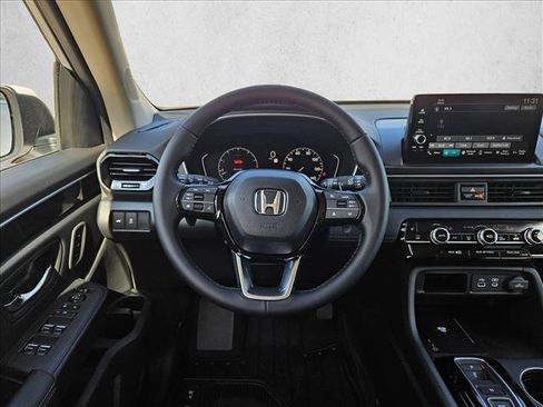 Used 2025 Honda Pilot EX-L image 12