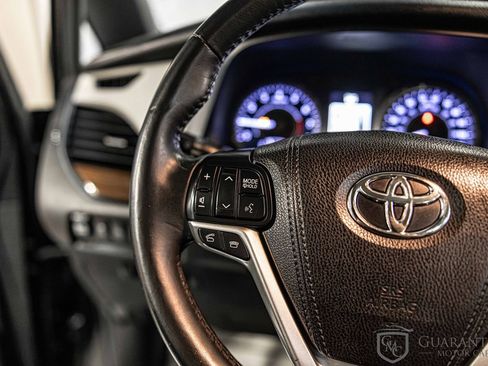 Used 2016 Toyota Sienna Limited Premium w/ Protection Package image 25