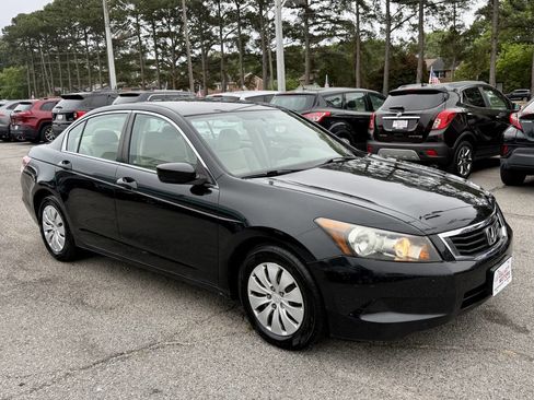 Used 2010 Honda Accord LX image 3
