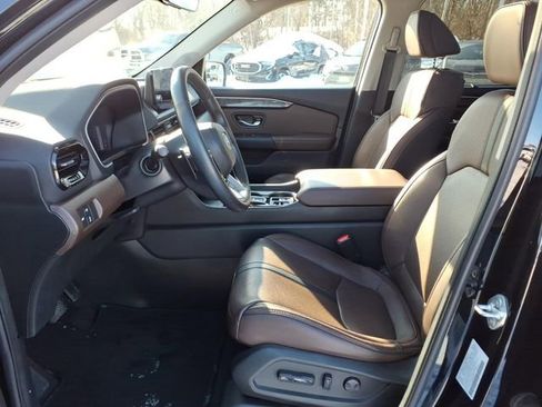 Used 2023 Honda Pilot Elite image 9