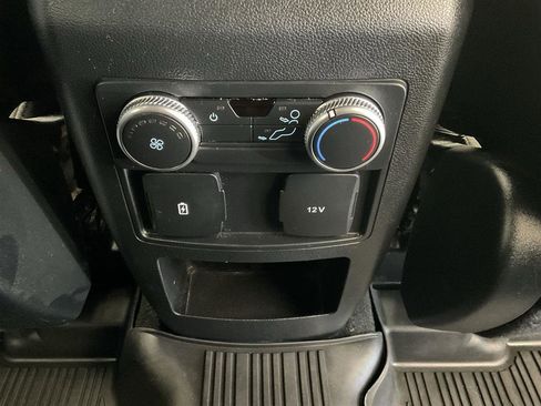 Used 2020 Ford Explorer XLT image 18