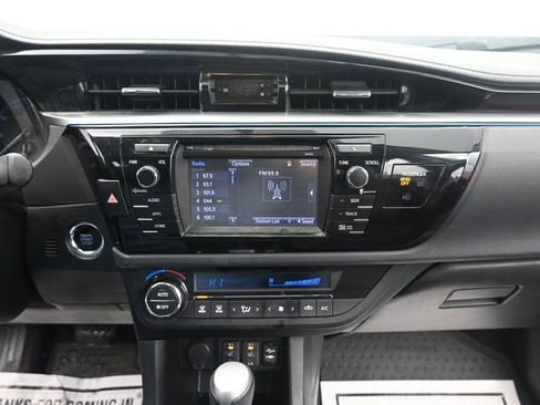 Used 2015 Toyota Corolla S Premium image 17