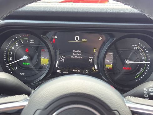Used 2025 Jeep Wrangler Unlimited Sahara AWD/4WD image 13