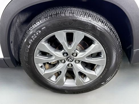 Certified 2024 Toyota Grand Highlander AWD image 37