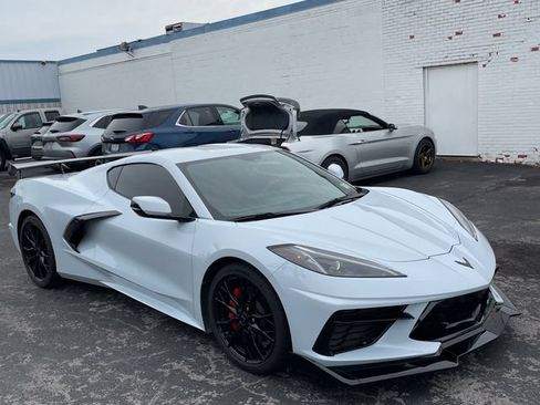 Used 2022 Chevrolet Corvette Stingray Coupe w/ 1LT RWD image 4