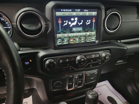 Used 2023 Jeep Wrangler Unlimited Sahara w/ Cold Weather Group image 15