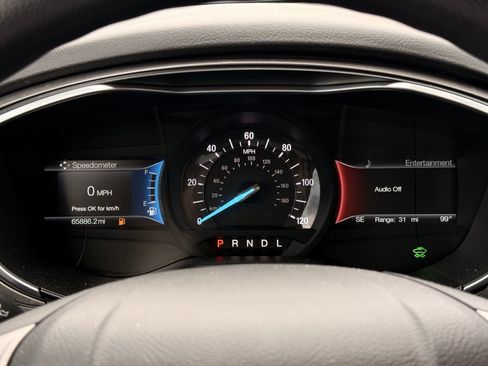 Used 2019 Ford Fusion SE FWD image 26