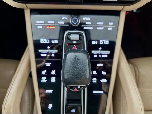 Used 2019 Porsche Cayenne AWD/4WD image 41