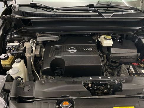 Used 2014 Nissan Pathfinder SL FWD image 12