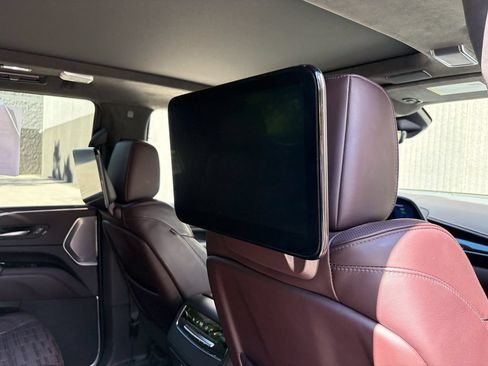 Used 2022 Cadillac Escalade Sport Platinum AWD/4WD image 37