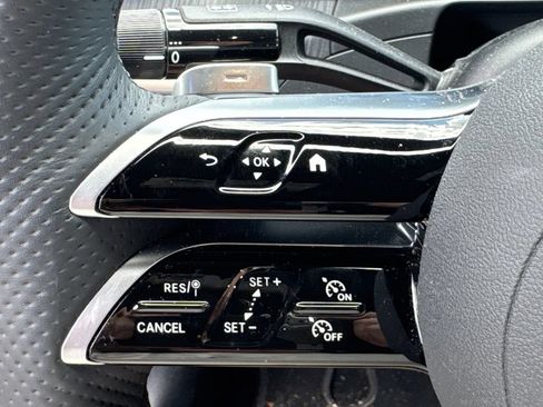 Used 2025 Mercedes-Benz CLE 300 4MATIC Coupe image 21