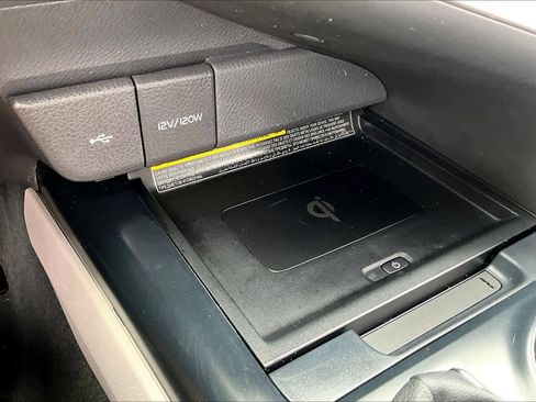 Used 2020 Toyota Camry XLE FWD image 31