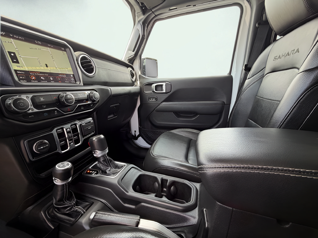 Used 2022 Jeep Wrangler Unlimited Sahara AWD/4WD image 53
