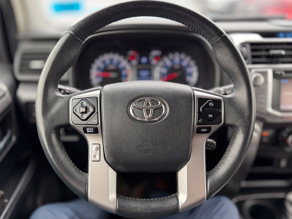 Used 2019 Toyota 4Runner SR5 AWD/4WD image 6