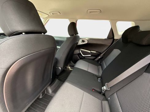 Used 2021 Kia Soul LX FWD image 18