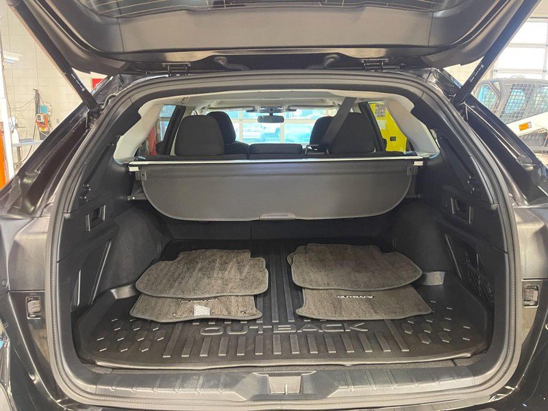 Used 2023 Subaru Outback Premium AWD/4WD image 13