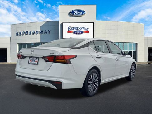 Used 2024 Nissan Altima 2.5 SV image 6