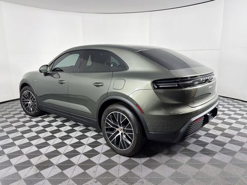 Used 2026 Porsche Macan Electric RWD image 3