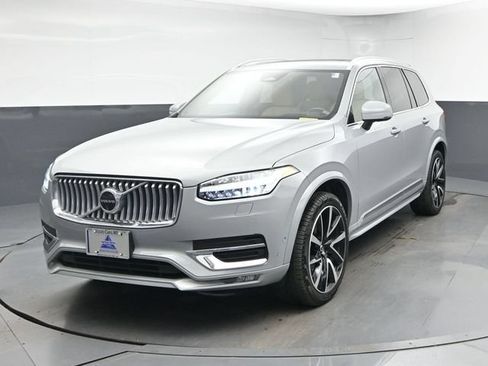 Used 2024 Volvo XC90 B6 Ultimate w/ Protection Package Premier AWD/4WD image 3
