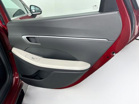 Used 2025 Hyundai Sonata SEL FWD image 30