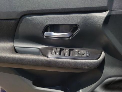 New 2025 Nissan Kicks SV w/ Illumination Package image 17