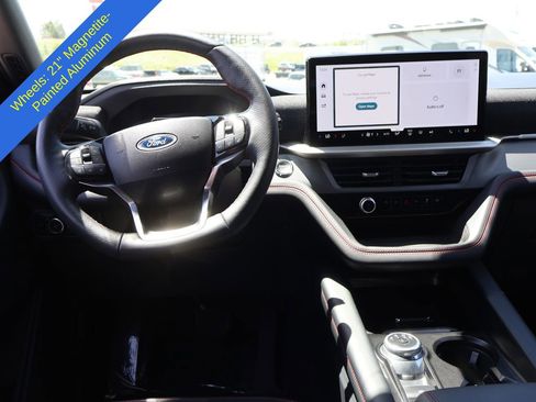 Used 2025 Ford Explorer ST-Line w/ ST-Line Street Pack AWD/4WD image 20