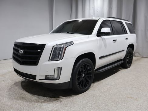 Used 2016 Cadillac Escalade Luxury image 5