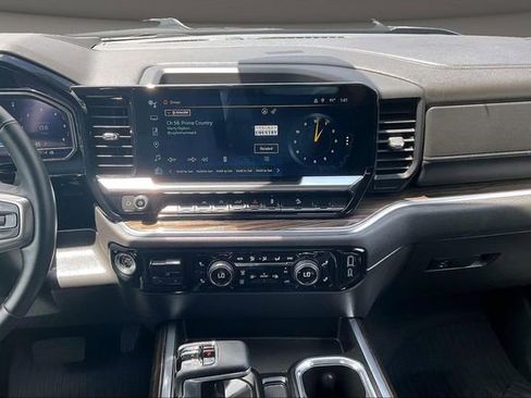 Used 2024 Chevrolet Silverado 1500 LT Trail Boss w/ Convenience Package II AWD/4WD image 6