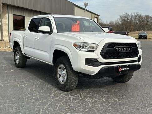 Used 2020 Toyota Tacoma SR w/ SR Convenience Package image 1