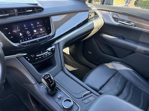 Used 2020 Cadillac XT6 Premium Luxury w/ Platinum Package image 19