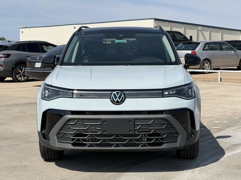New 2026 Volkswagen Taos SE FWD image 9