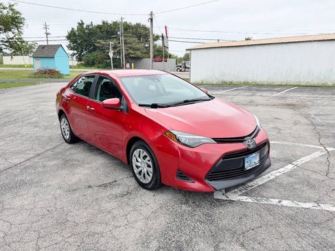 Used 2019 Toyota Corolla LE FWD image 3