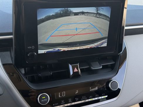 Used 2025 Toyota Corolla LE image 18