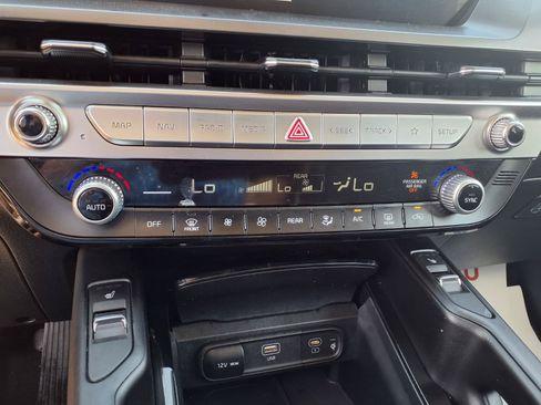 Used 2025 Kia Telluride S FWD image 15