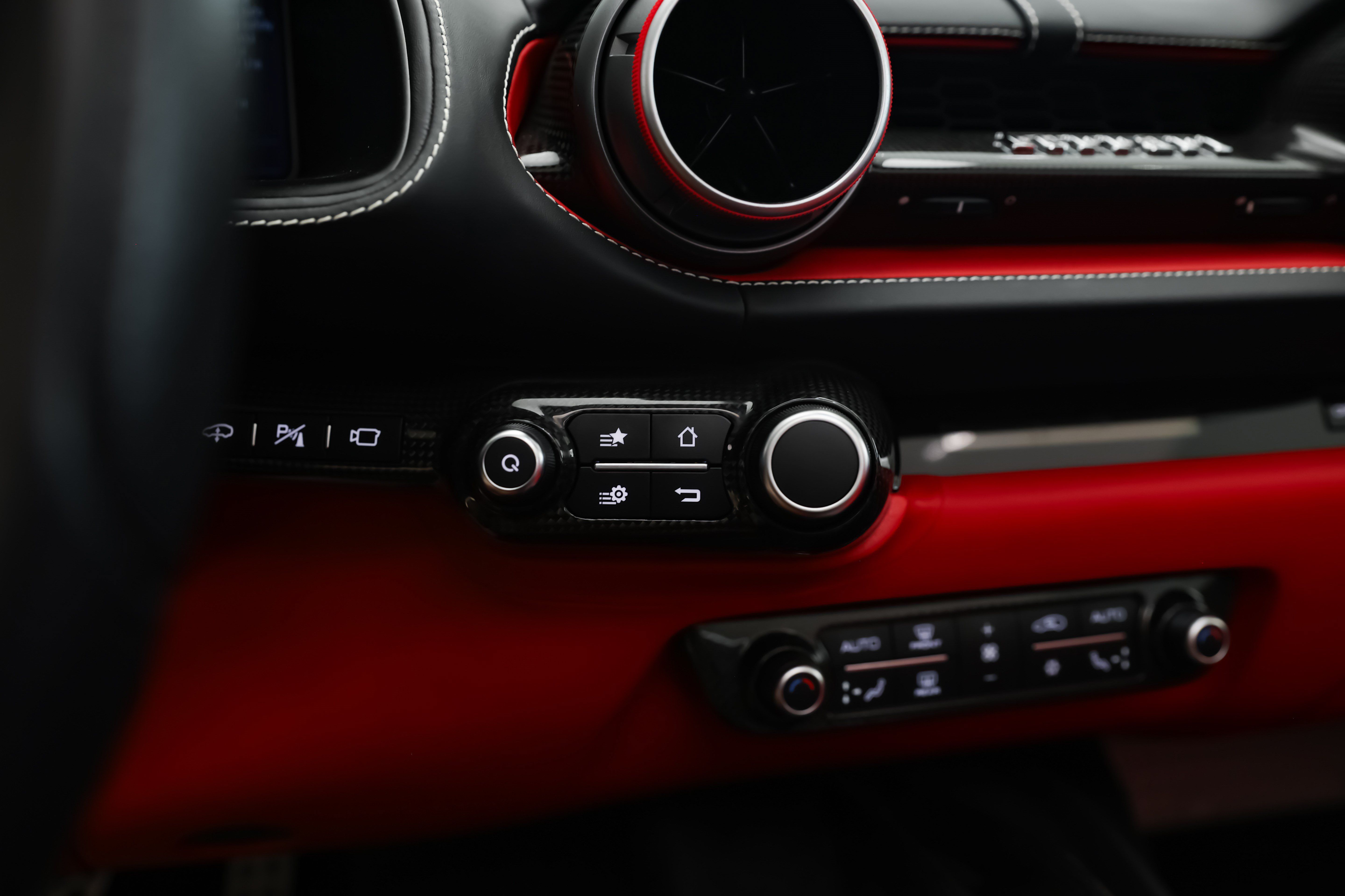 Used 2021 Ferrari 812 GTS RWD image 14