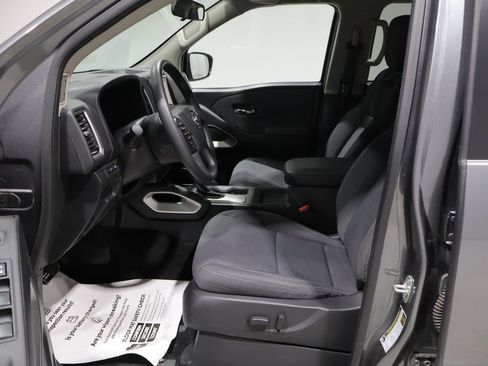 Used 2024 Nissan Frontier SV AWD/4WD image 9