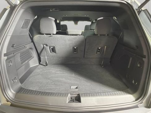 Certified 2026 Chevrolet Traverse LT FWD image 30