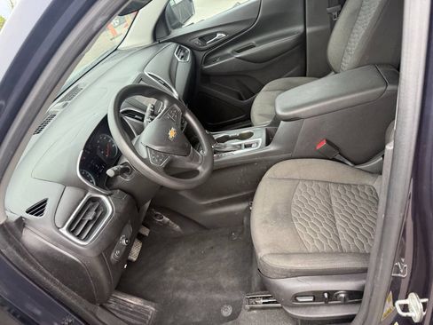 Used 2018 Chevrolet Equinox LT FWD image 18