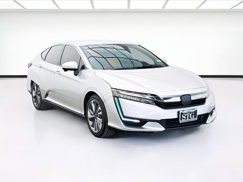 Used 2018 Honda Clarity Plug-In Hybrid image 3