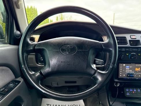 Used 2002 Toyota 4Runner SR5 AWD/4WD image 16