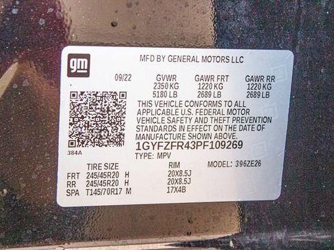 Used 2023 Cadillac XT4 Sport w/ Enhanced Visibility Package image 36