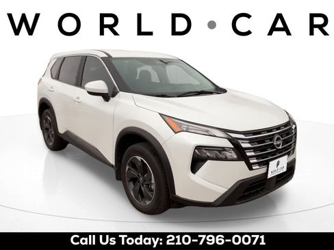 Certified 2025 Nissan Rogue SV image 1