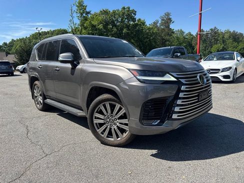 Used 2024 Lexus LX 600 4WD w/ Ultra Luxury Package image 4